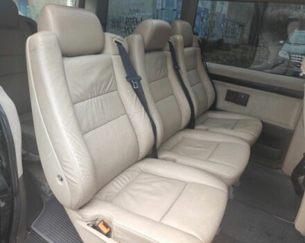 Черный Мерседес Вито, объемом двигателя 2.2 л и пробегом 340 тыс. км за 5100 $, фото 14 на Automoto.ua