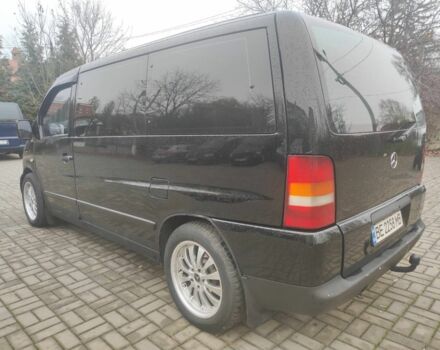 Черный Мерседес Вито, объемом двигателя 2.2 л и пробегом 340 тыс. км за 5100 $, фото 4 на Automoto.ua