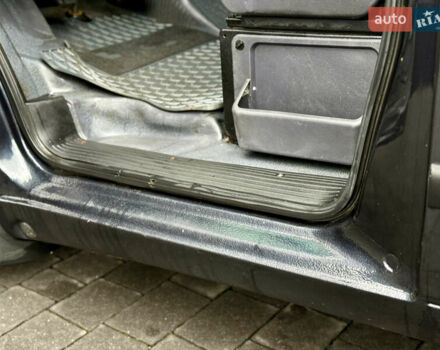 Черный Мерседес Вито, объемом двигателя 2.2 л и пробегом 370 тыс. км за 4699 $, фото 39 на Automoto.ua