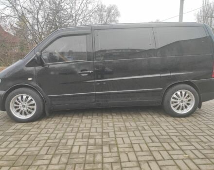 Черный Мерседес Вито, объемом двигателя 2.2 л и пробегом 340 тыс. км за 5100 $, фото 2 на Automoto.ua