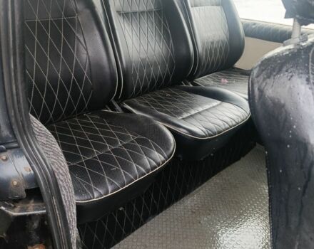 Черный Мерседес Вито, объемом двигателя 2 л и пробегом 340 тыс. км за 2699 $, фото 6 на Automoto.ua