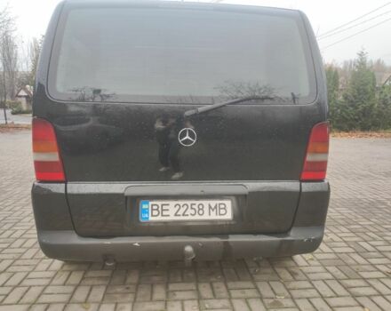 Черный Мерседес Вито, объемом двигателя 2.2 л и пробегом 340 тыс. км за 5100 $, фото 7 на Automoto.ua