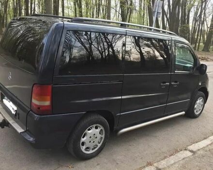 Черный Мерседес Вито, объемом двигателя 2.2 л и пробегом 288 тыс. км за 3000 $, фото 2 на Automoto.ua