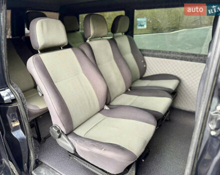 Черный Мерседес Вито, объемом двигателя 2.2 л и пробегом 370 тыс. км за 4699 $, фото 55 на Automoto.ua