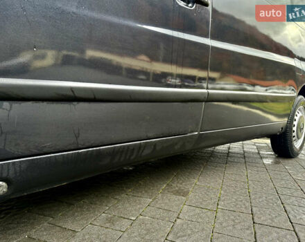 Черный Мерседес Вито, объемом двигателя 2.2 л и пробегом 370 тыс. км за 4699 $, фото 10 на Automoto.ua