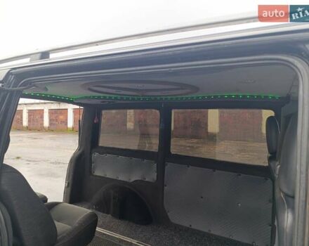 Черный Мерседес Вито, объемом двигателя 2.15 л и пробегом 520 тыс. км за 4950 $, фото 11 на Automoto.ua