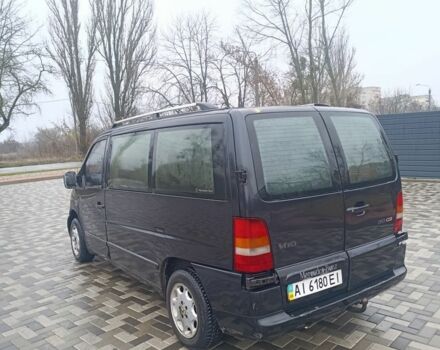 Черный Мерседес Вито, объемом двигателя 2 л и пробегом 340 тыс. км за 2699 $, фото 9 на Automoto.ua