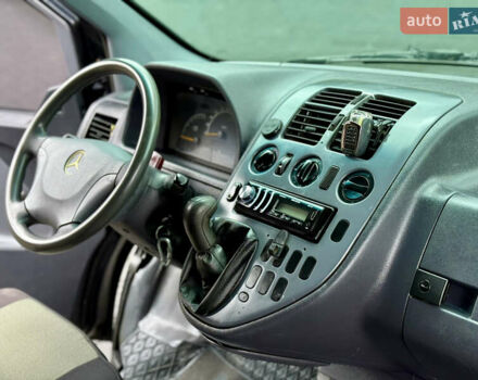 Черный Мерседес Вито, объемом двигателя 2.2 л и пробегом 370 тыс. км за 4699 $, фото 44 на Automoto.ua