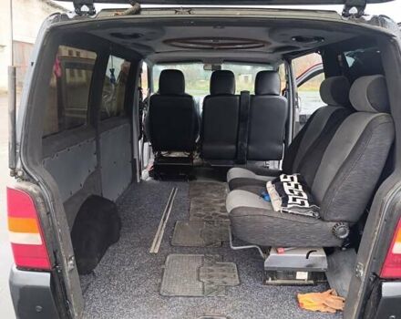 Черный Мерседес Вито, объемом двигателя 2.15 л и пробегом 520 тыс. км за 4950 $, фото 9 на Automoto.ua