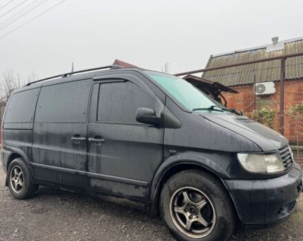 Черный Мерседес Вито, объемом двигателя 2.2 л и пробегом 360 тыс. км за 6000 $, фото 1 на Automoto.ua