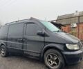 Черный Мерседес Вито, объемом двигателя 2.2 л и пробегом 360 тыс. км за 6000 $, фото 1 на Automoto.ua