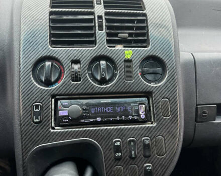 Черный Мерседес Вито, объемом двигателя 2.15 л и пробегом 400 тыс. км за 3700 $, фото 7 на Automoto.ua