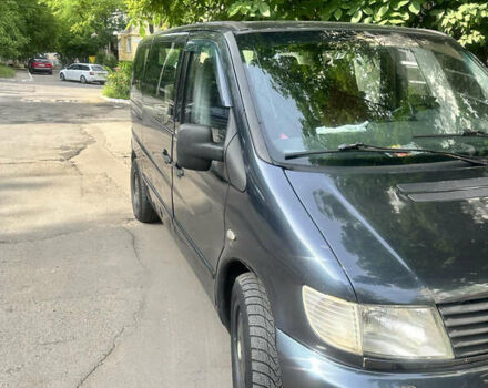 Черный Мерседес Вито, объемом двигателя 2.15 л и пробегом 300 тыс. км за 4500 $, фото 7 на Automoto.ua