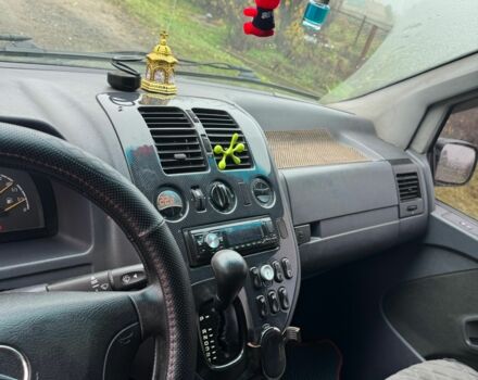 Черный Мерседес Вито, объемом двигателя 2.2 л и пробегом 360 тыс. км за 6000 $, фото 14 на Automoto.ua