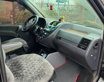 Черный Мерседес Вито, объемом двигателя 2.2 л и пробегом 360 тыс. км за 6000 $, фото 7 на Automoto.ua