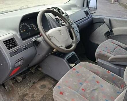 Черный Мерседес Вито, объемом двигателя 2.15 л и пробегом 280 тыс. км за 8000 $, фото 17 на Automoto.ua