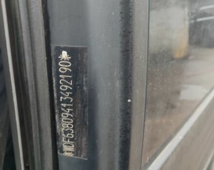 Черный Мерседес Вито, объемом двигателя 2.1 л и пробегом 460 тыс. км за 3578 $, фото 7 на Automoto.ua