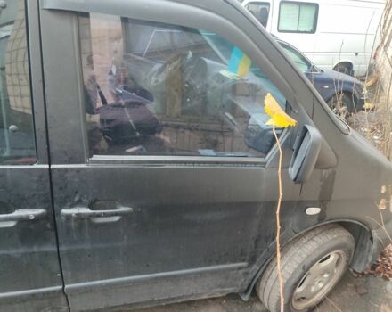 Черный Мерседес Вито, объемом двигателя 2.1 л и пробегом 460 тыс. км за 3578 $, фото 3 на Automoto.ua