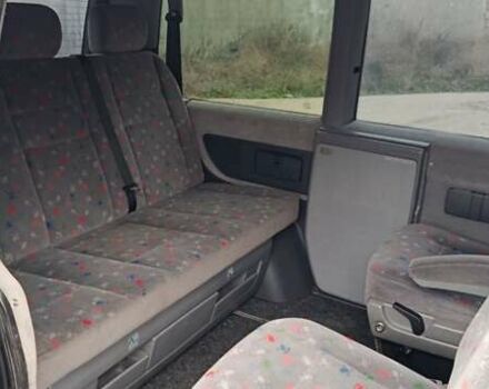 Черный Мерседес Вито, объемом двигателя 2.15 л и пробегом 280 тыс. км за 8000 $, фото 8 на Automoto.ua