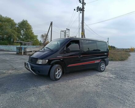 Черный Мерседес Вито, объемом двигателя 2.1 л и пробегом 380 тыс. км за 3800 $, фото 1 на Automoto.ua
