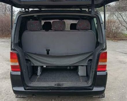 Черный Мерседес Вито, объемом двигателя 2.15 л и пробегом 280 тыс. км за 8000 $, фото 7 на Automoto.ua