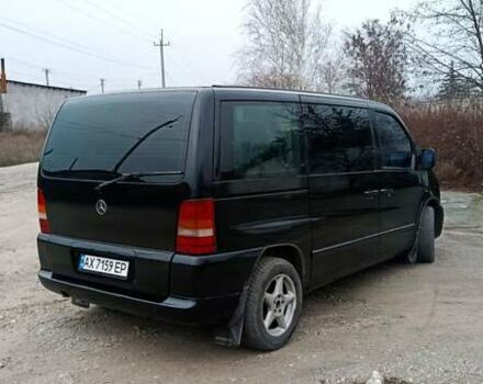Черный Мерседес Вито, объемом двигателя 2.15 л и пробегом 280 тыс. км за 8000 $, фото 4 на Automoto.ua