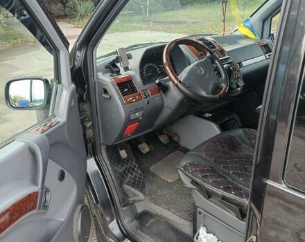 Чорний Мерседес Віто, об'ємом двигуна 2.2 л та пробігом 240 тис. км за 10000 $, фото 3 на Automoto.ua