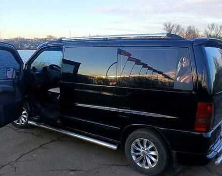 Чорний Мерседес Віто, об'ємом двигуна 2.15 л та пробігом 270 тис. км за 3500 $, фото 1 на Automoto.ua