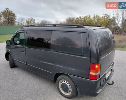 Черный Мерседес Вито, объемом двигателя 2.2 л и пробегом 489 тыс. км за 5200 $, фото 6 на Automoto.ua