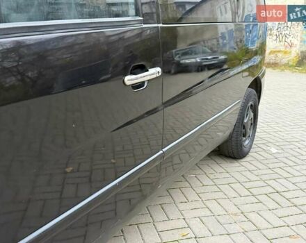 Мерседес Вито 2003 в Черновцах на Automoto.ua Черный Мерседес Вито, объемом двигателя 2.15 л и пробегом 340 тыс. км за 4850 $, фото 5 на Automoto.ua