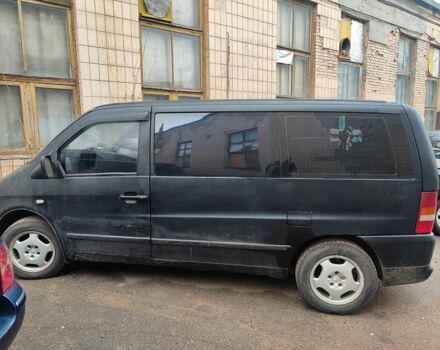 Черный Мерседес Вито, объемом двигателя 2.1 л и пробегом 460 тыс. км за 3578 $, фото 1 на Automoto.ua