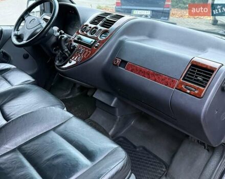 Мерседес Вито 2003 в Черновцах на Automoto.ua Черный Мерседес Вито, объемом двигателя 2.15 л и пробегом 340 тыс. км за 4850 $, фото 13 на Automoto.ua