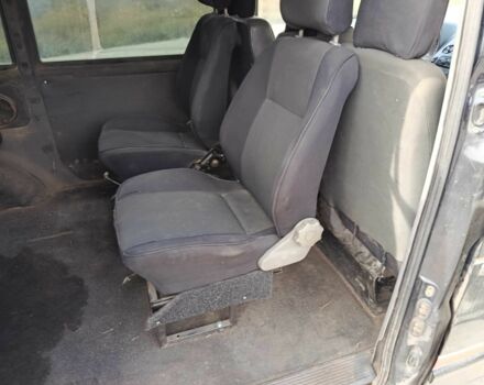 Черный Мерседес Вито, объемом двигателя 2.1 л и пробегом 380 тыс. км за 3800 $, фото 12 на Automoto.ua