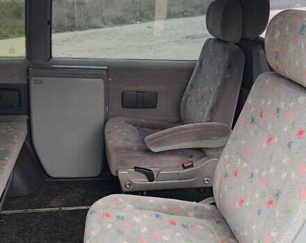 Черный Мерседес Вито, объемом двигателя 2.15 л и пробегом 280 тыс. км за 8000 $, фото 12 на Automoto.ua