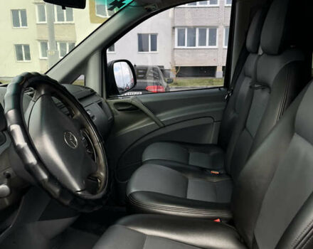 Черный Мерседес Вито, объемом двигателя 2.15 л и пробегом 547 тыс. км за 5900 $, фото 13 на Automoto.ua