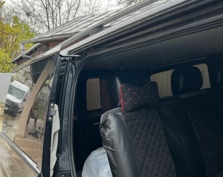 Черный Мерседес Вито, объемом двигателя 2.1 л и пробегом 420 тыс. км за 6000 $, фото 2 на Automoto.ua