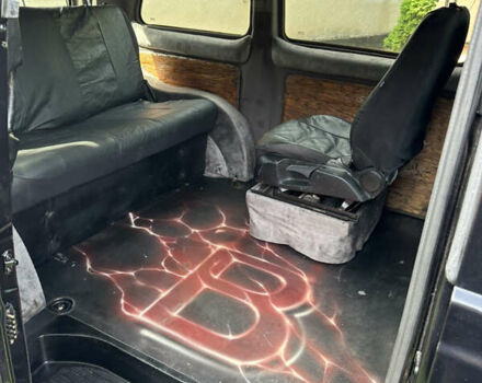 Чорний Мерседес Віто, об'ємом двигуна 2.15 л та пробігом 415 тис. км за 6790 $, фото 9 на Automoto.ua