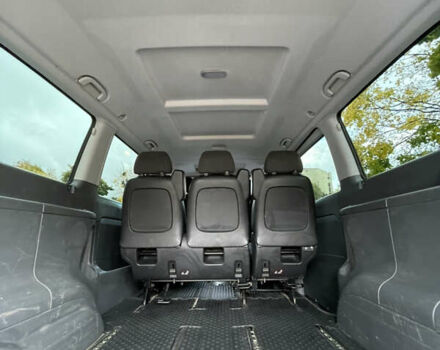 Черный Мерседес Вито, объемом двигателя 2.15 л и пробегом 438 тыс. км за 7900 $, фото 25 на Automoto.ua