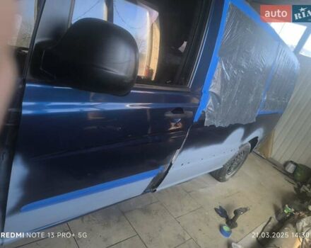 Черный Мерседес Вито, объемом двигателя 2.15 л и пробегом 470 тыс. км за 6750 $, фото 21 на Automoto.ua