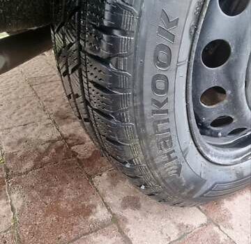 Черный Мерседес Вито, объемом двигателя 2.15 л и пробегом 470 тыс. км за 6750 $, фото 9 на Automoto.ua