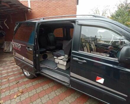 Черный Мерседес Вито, объемом двигателя 2.15 л и пробегом 230 тыс. км за 8000 $, фото 1 на Automoto.ua