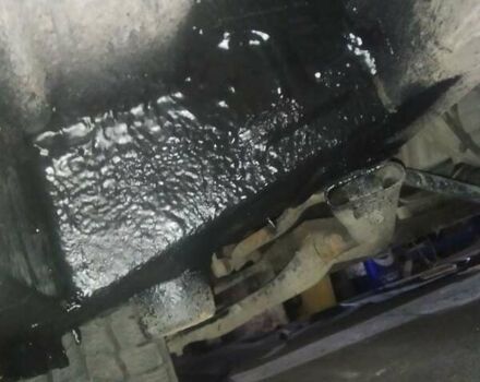 Черный Мерседес Вито, объемом двигателя 2.15 л и пробегом 470 тыс. км за 6750 $, фото 18 на Automoto.ua