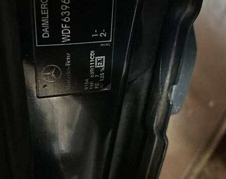 Черный Мерседес Вито, объемом двигателя 2.15 л и пробегом 230 тыс. км за 8000 $, фото 11 на Automoto.ua