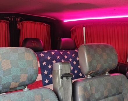 Черный Мерседес Вито, объемом двигателя 2.2 л и пробегом 396 тыс. км за 6700 $, фото 5 на Automoto.ua