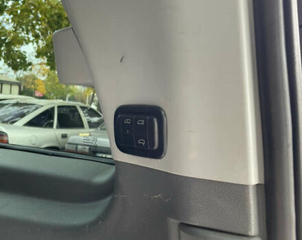 Черный Мерседес Вито, объемом двигателя 2.15 л и пробегом 438 тыс. км за 7900 $, фото 24 на Automoto.ua