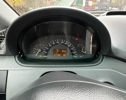 Черный Мерседес Вито, объемом двигателя 2.1 л и пробегом 371 тыс. км за 5900 $, фото 7 на Automoto.ua