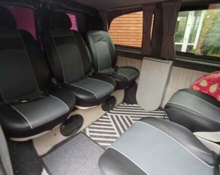 Черный Мерседес Вито, объемом двигателя 2.15 л и пробегом 230 тыс. км за 8000 $, фото 6 на Automoto.ua