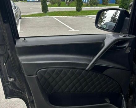 Черный Мерседес Вито, объемом двигателя 2.1 л и пробегом 300 тыс. км за 12700 $, фото 8 на Automoto.ua