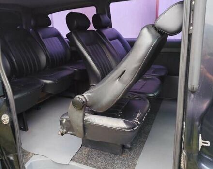 Чорний Мерседес Віто, об'ємом двигуна 2.15 л та пробігом 395 тис. км за 8256 $, фото 6 на Automoto.ua