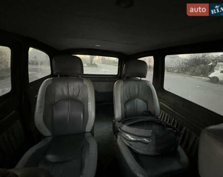 Черный Мерседес Вито, объемом двигателя 2.15 л и пробегом 46 тыс. км за 7299 $, фото 12 на Automoto.ua